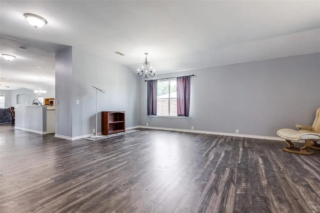 2402 Pheasant Run