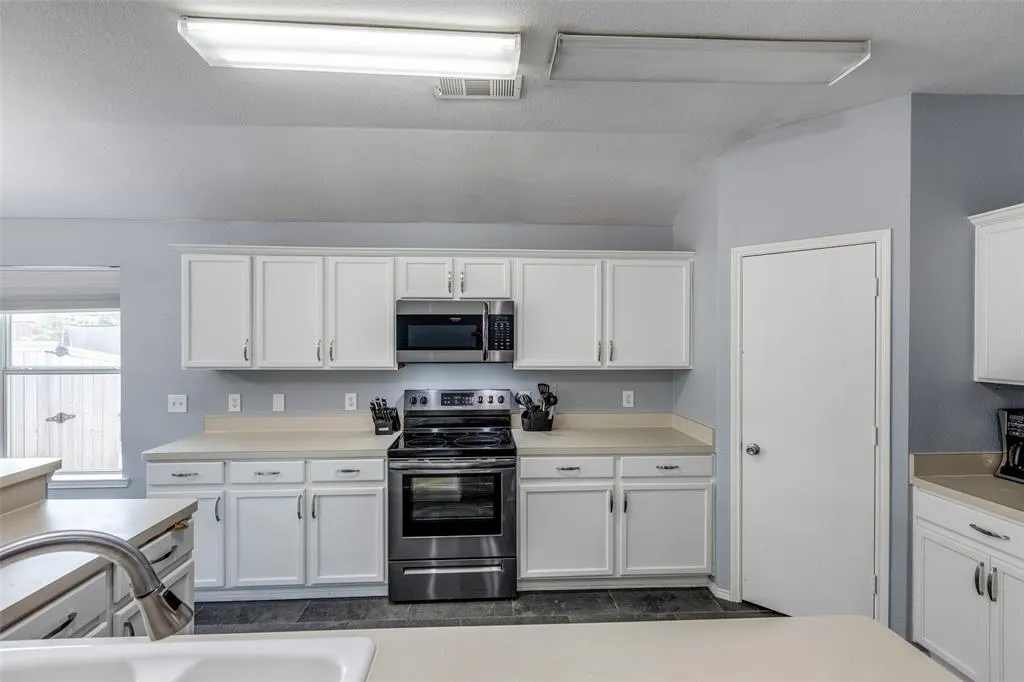 2402 Pheasant Run