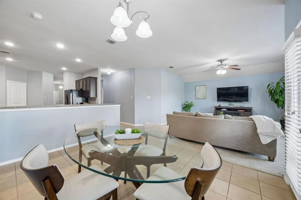 817 Post Oak Trail