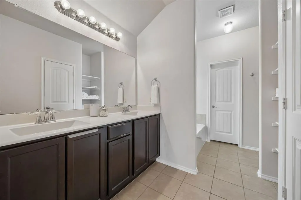 817 Post Oak Trail