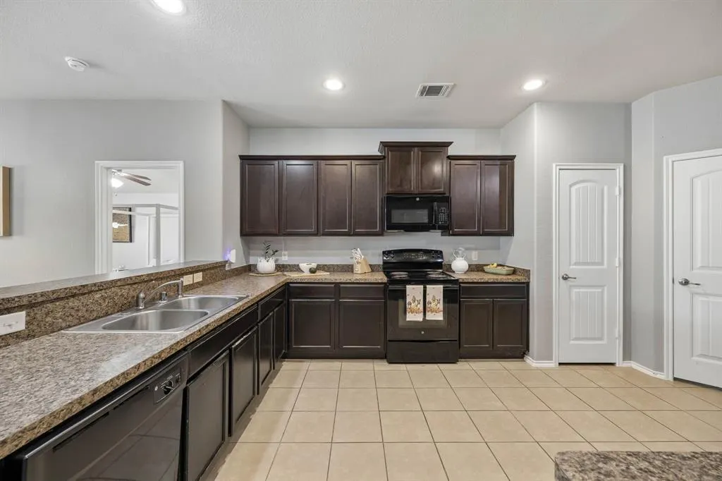 817 Post Oak Trail