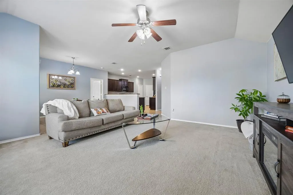 817 Post Oak Trail