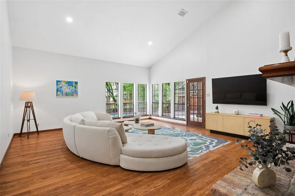 2001 Pebble Beach Court