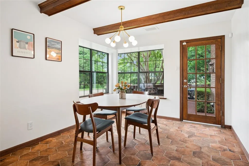 2001 Pebble Beach Court