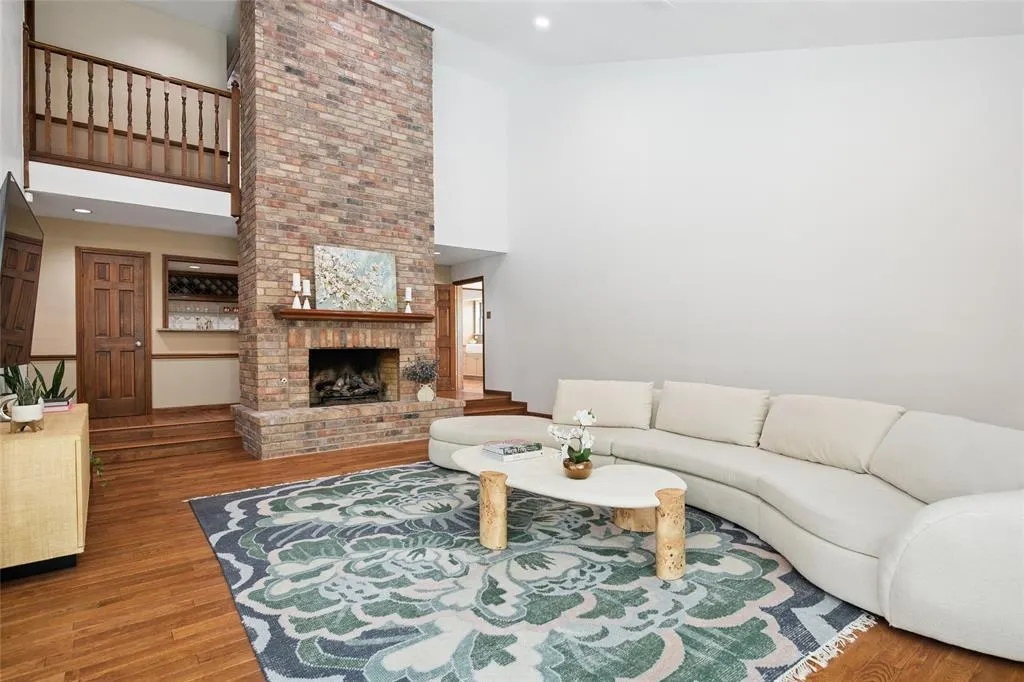 2001 Pebble Beach Court