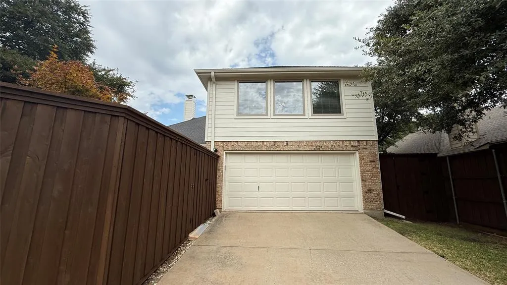 1219 Bridgeway Lane