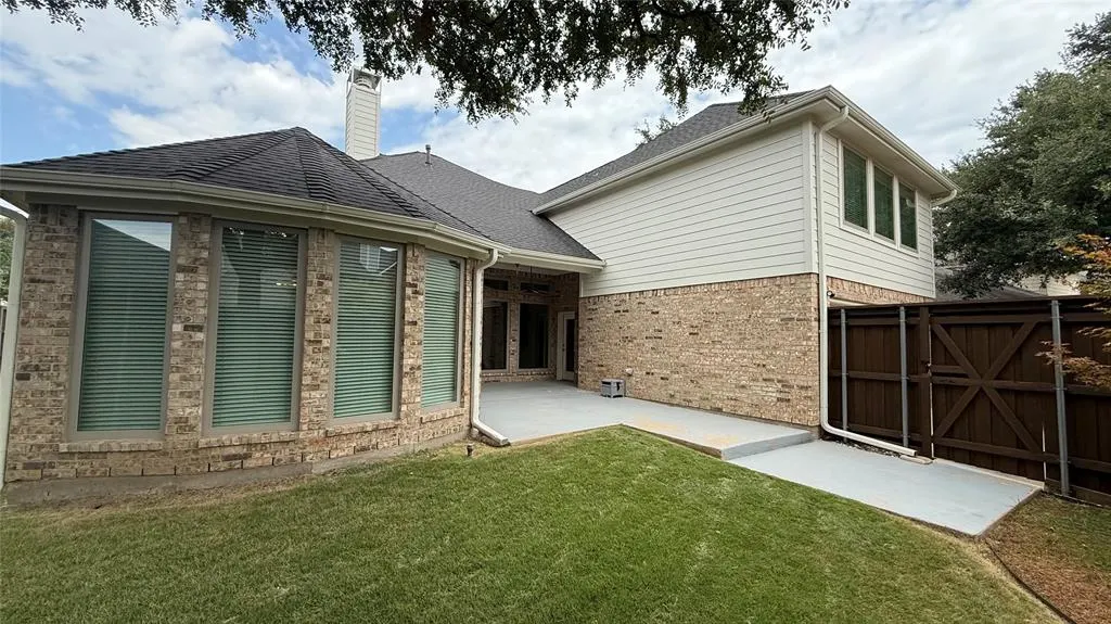 1219 Bridgeway Lane