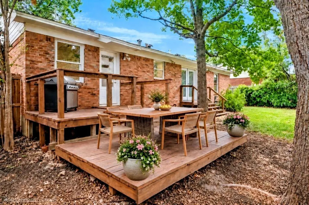 621 Lockwood Drive