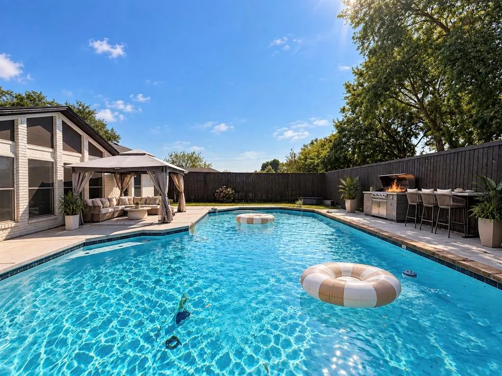 922 Thoreau Lane