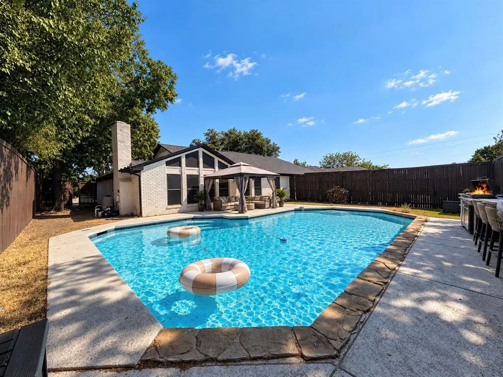 922 Thoreau Lane