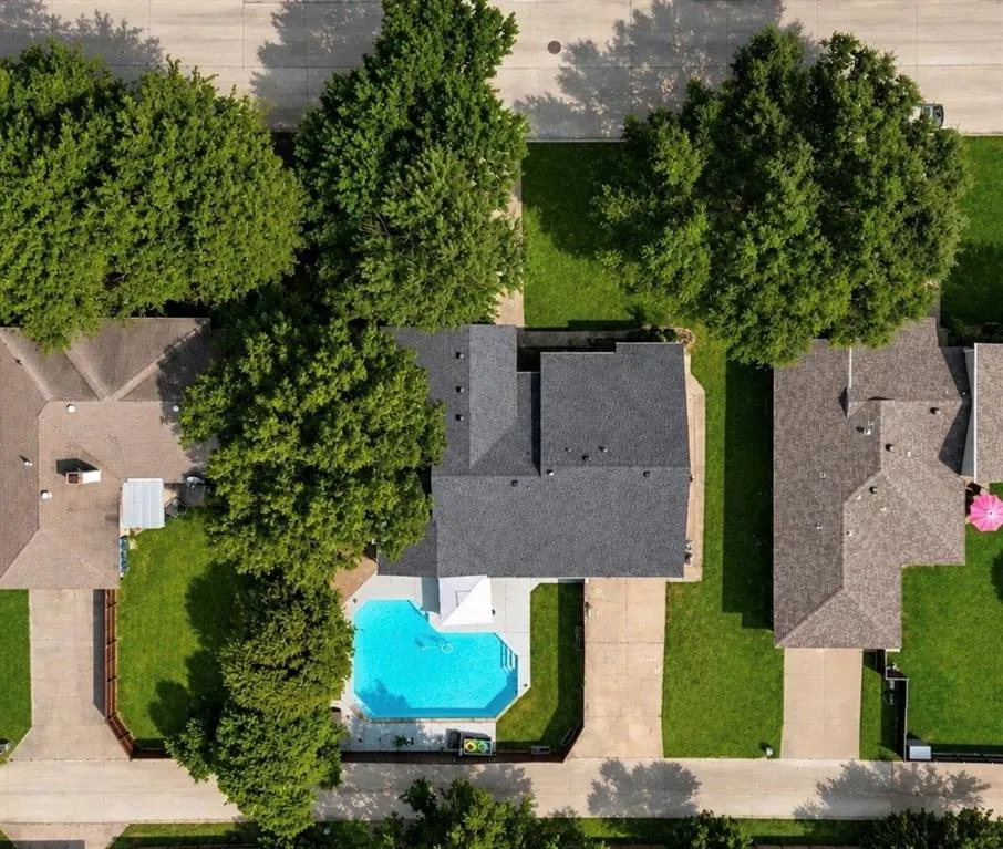 922 Thoreau Lane