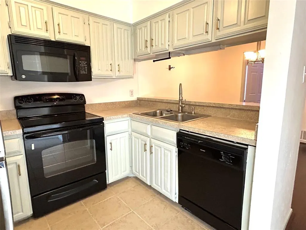 333 Melrose Drive #12B