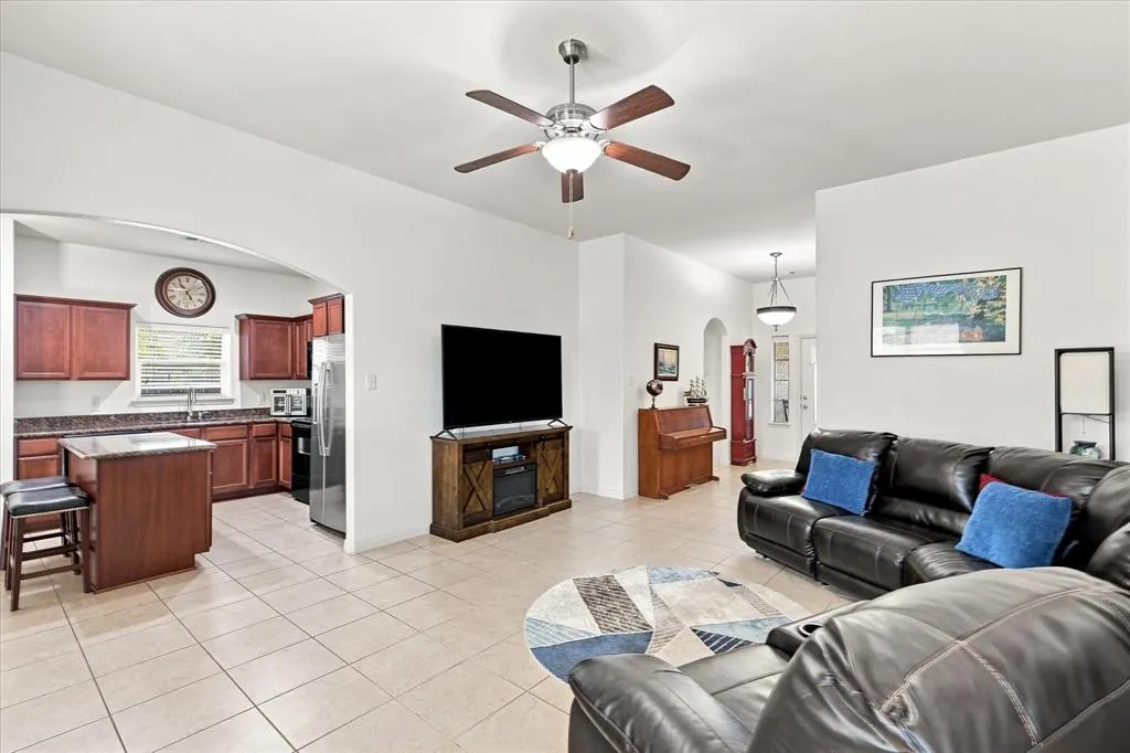 1824 Mesquite Lane
