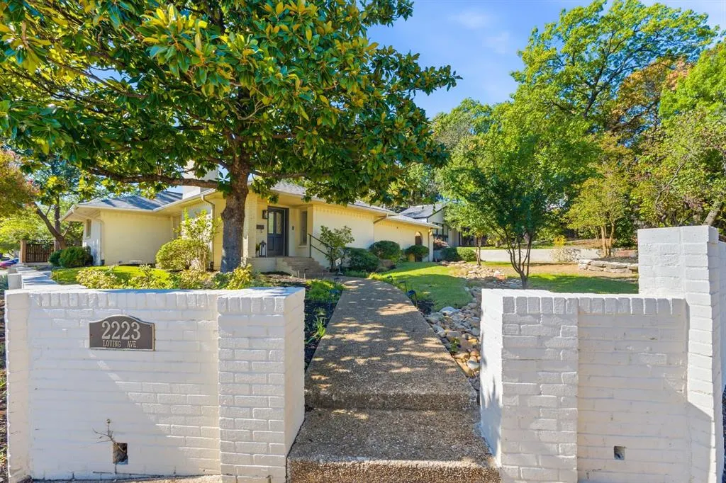 2223 Loving Avenue