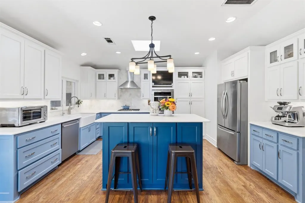 2223 Loving Avenue