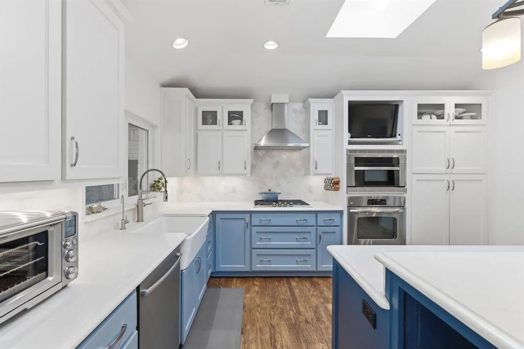 2223 Loving Avenue