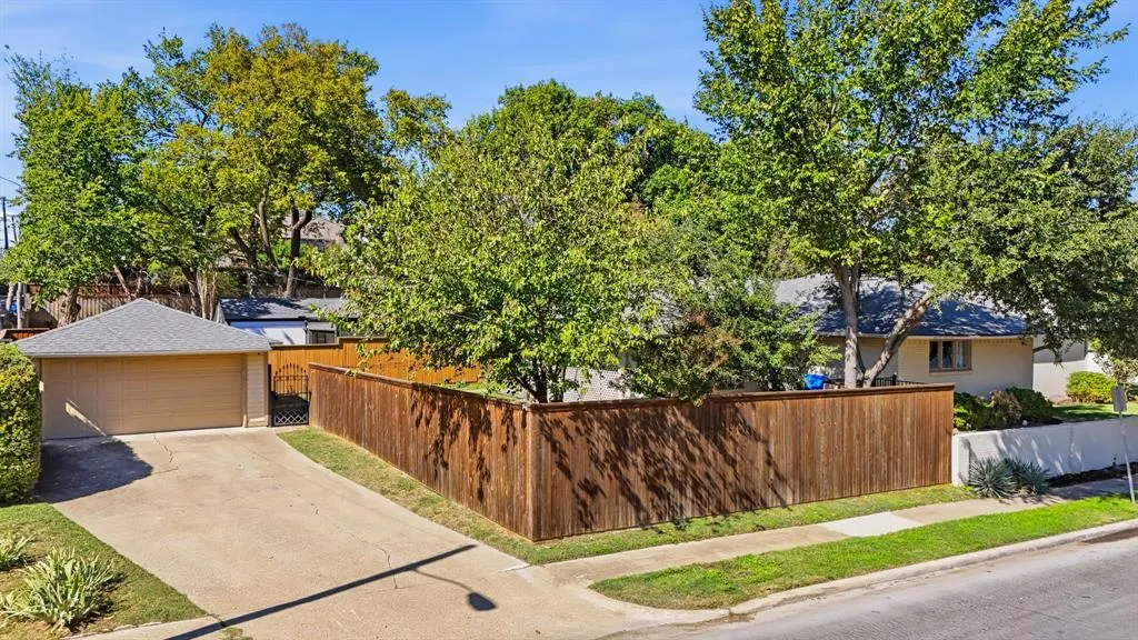 2223 Loving Avenue