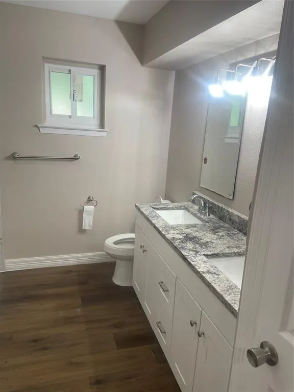 904 Spring Valley Plaza #B