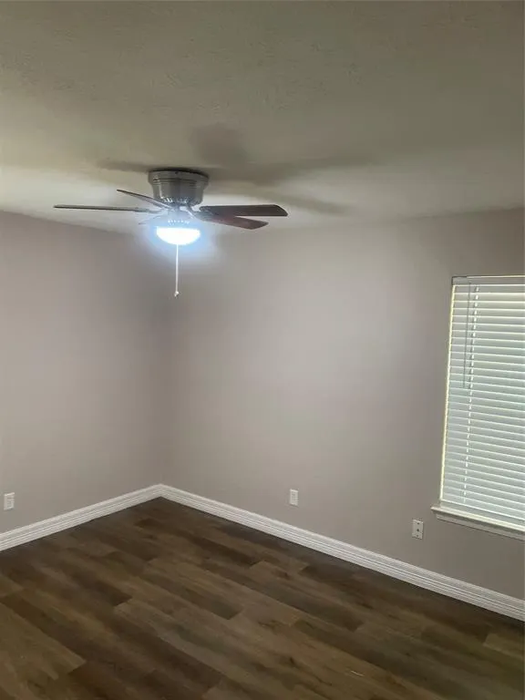 904 Spring Valley Plaza #B