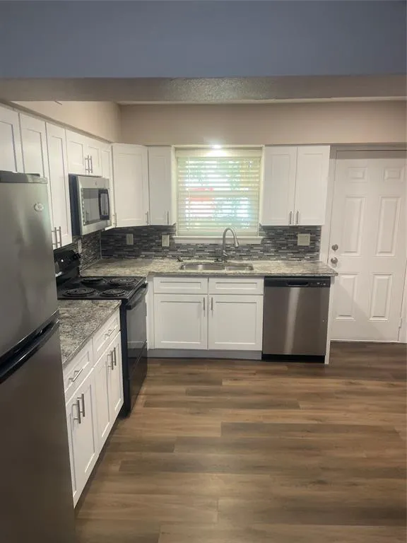904 Spring Valley Plaza #B