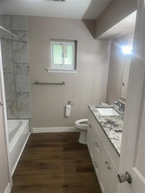 904 Spring Valley Plaza #B