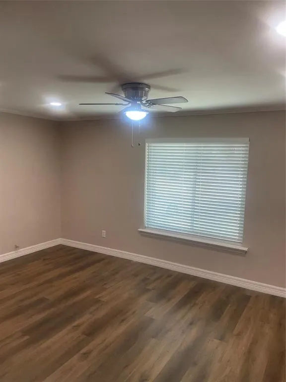 904 Spring Valley Plaza #B