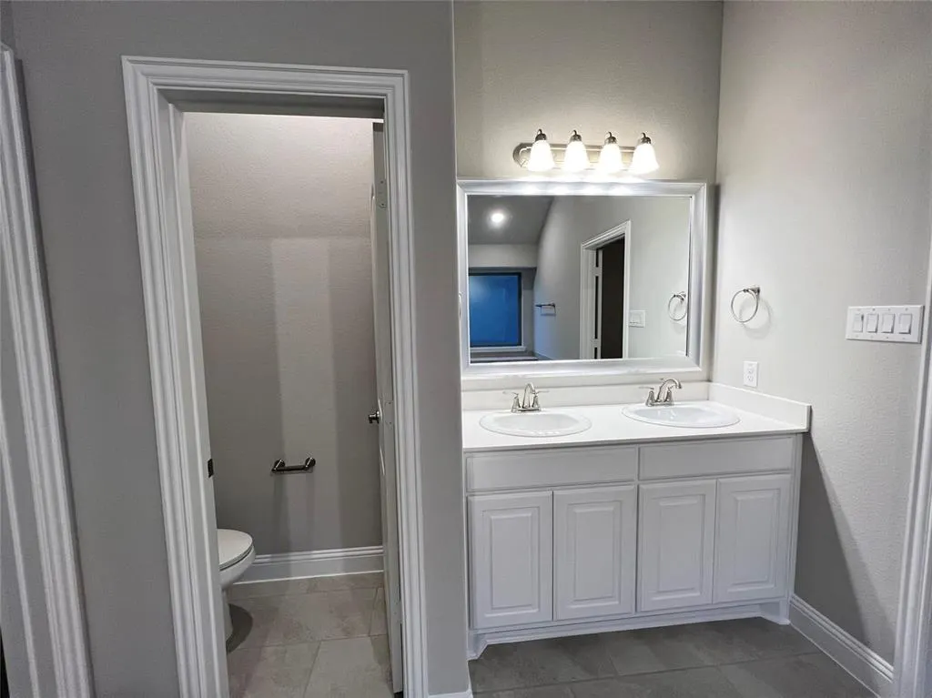 4008 Whitetail Lane