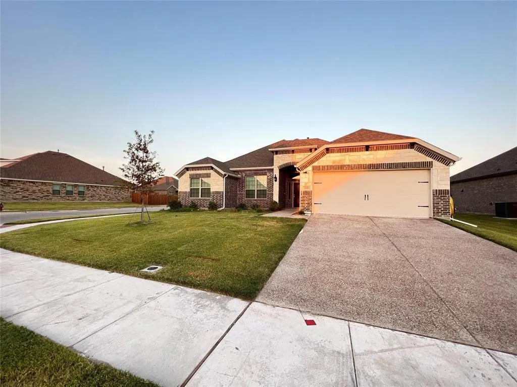 4008 Whitetail Lane
