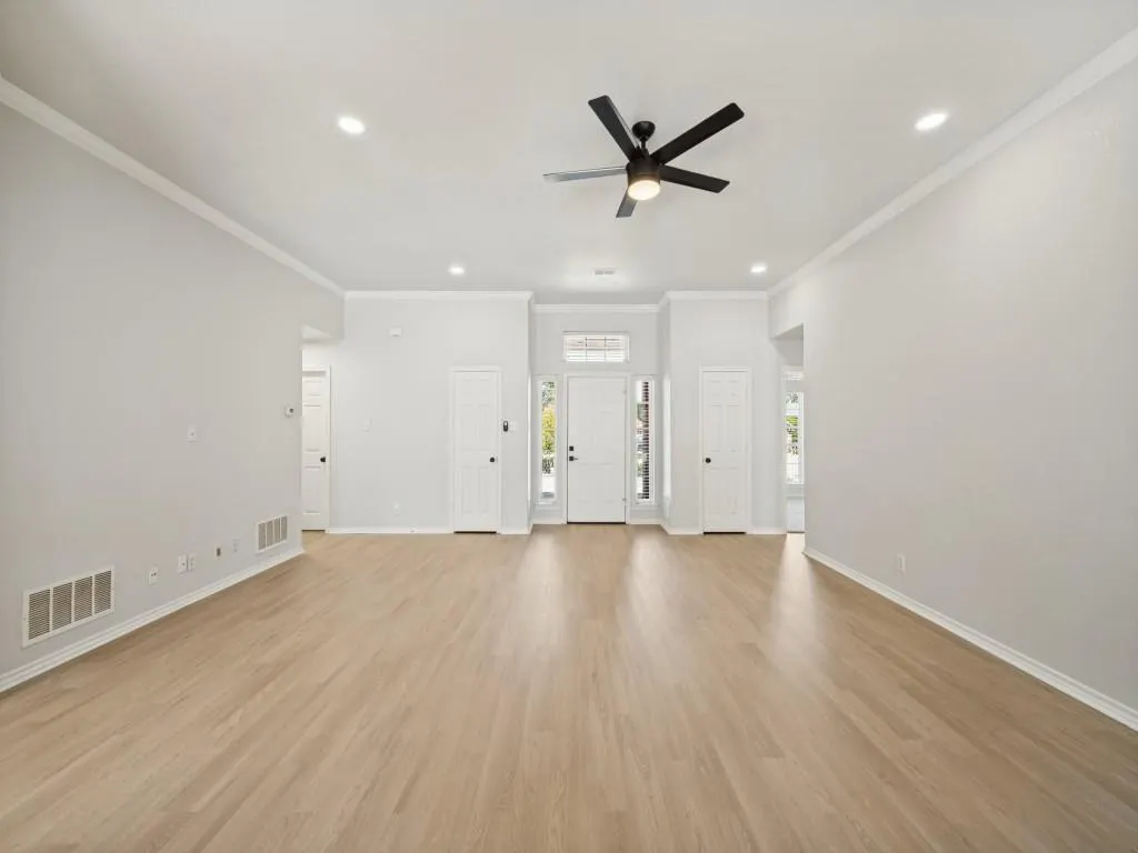 1005 Diane Street