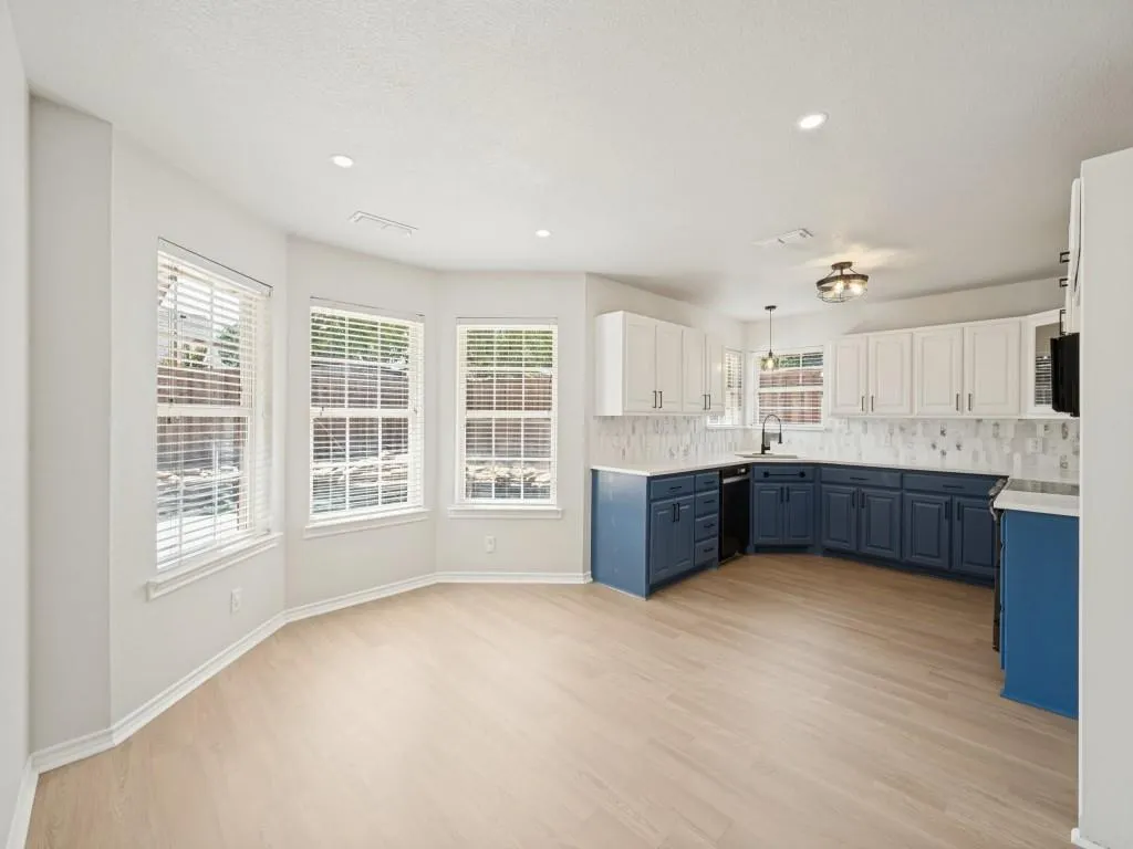 1005 Diane Street