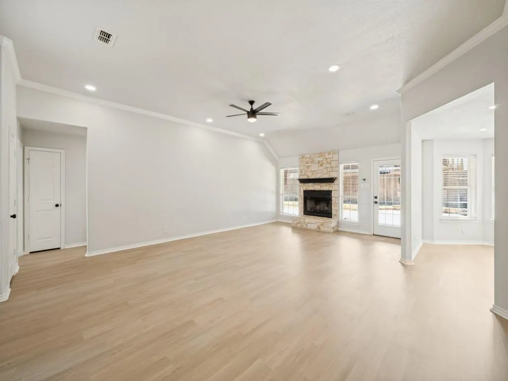 1005 Diane Street