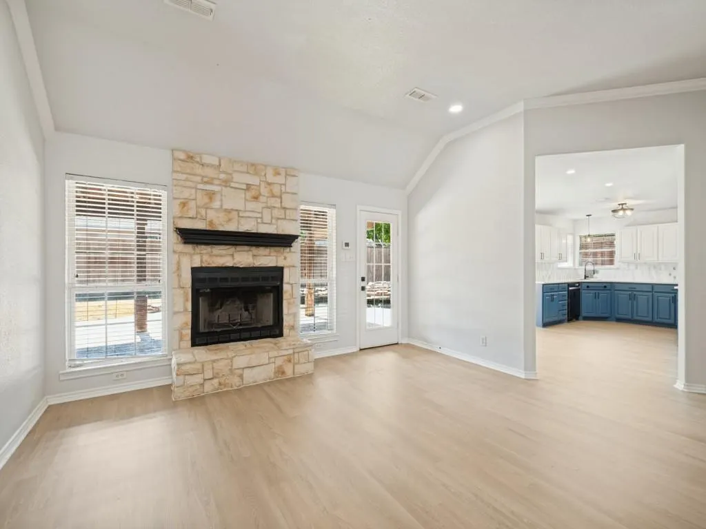 1005 Diane Street