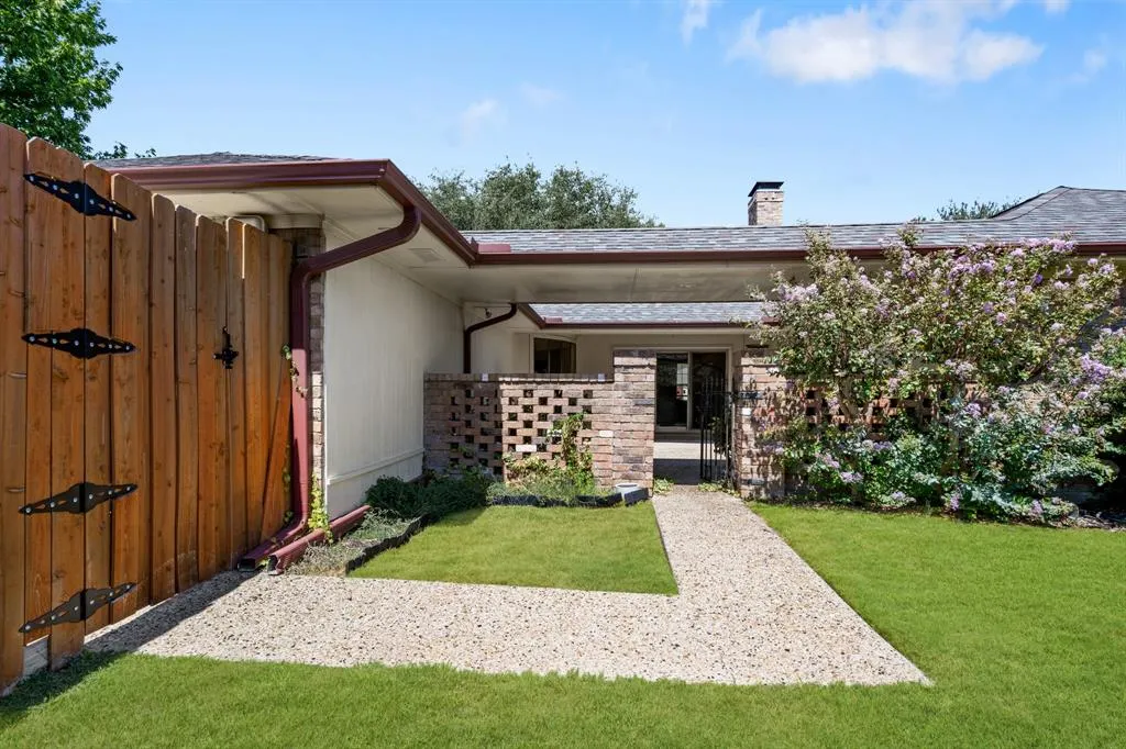 2510 Buttercup Drive