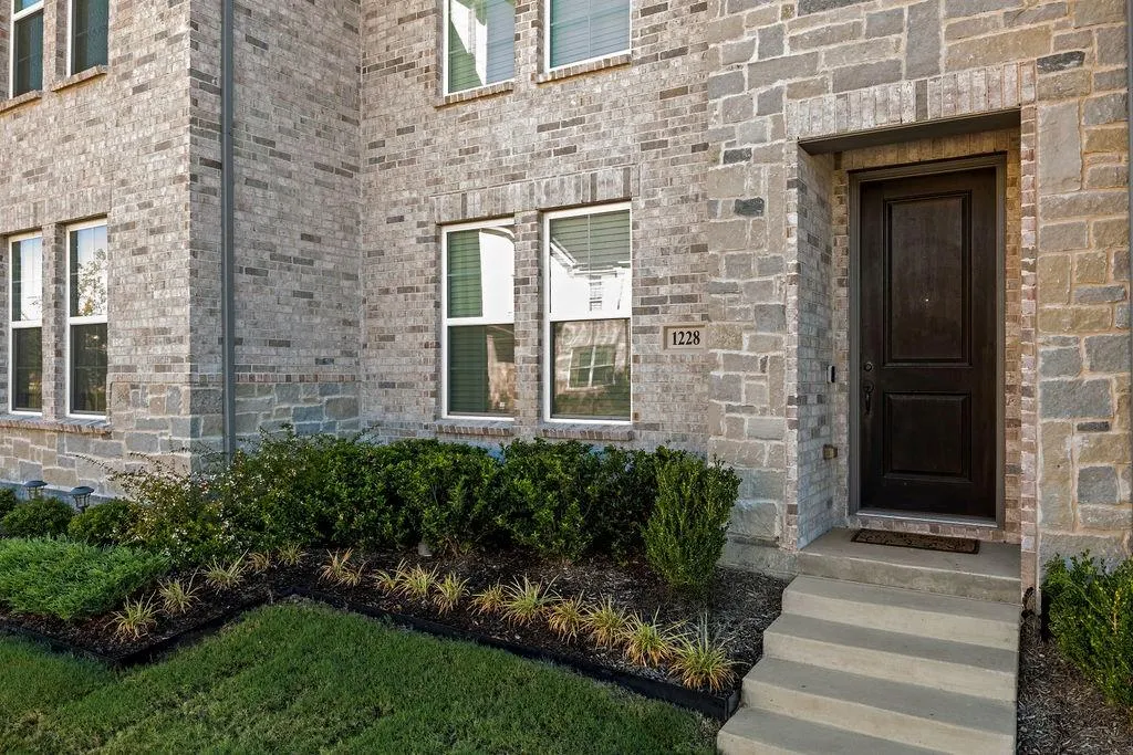 1228 Junction Drive