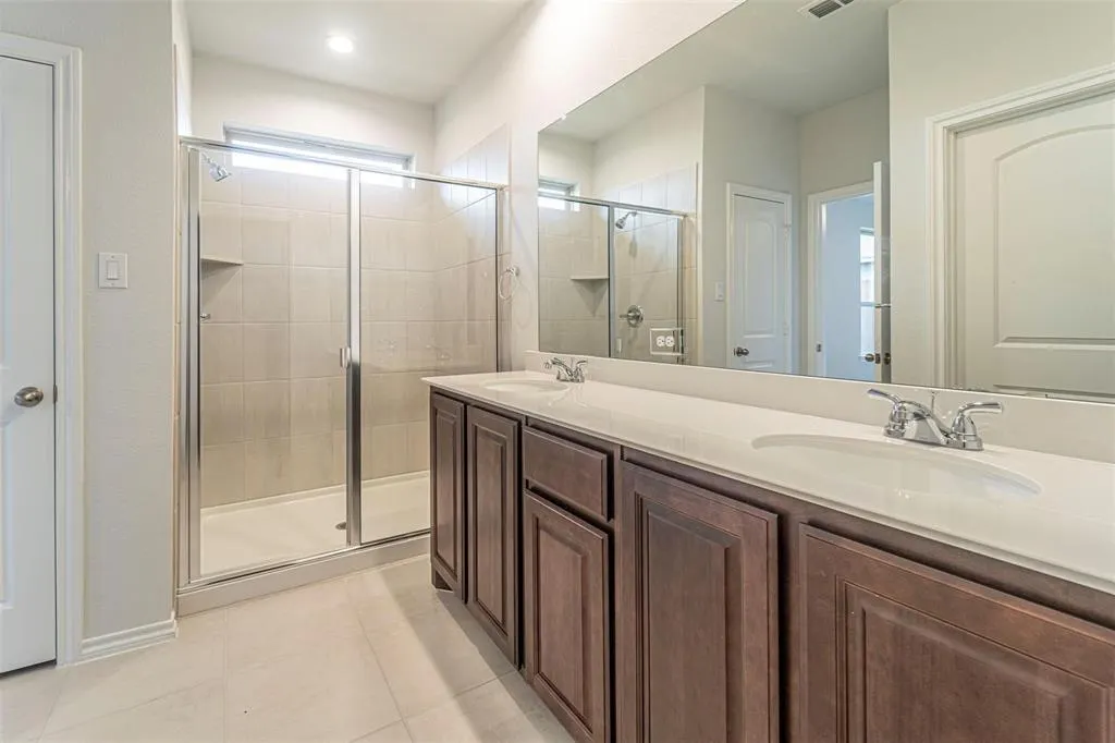 3305 Shortgrass Lane
