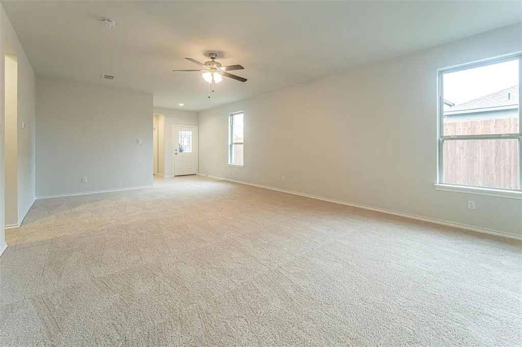 3305 Shortgrass Lane