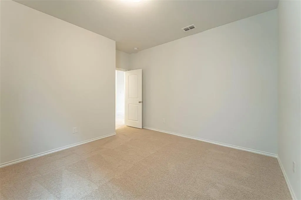 3305 Shortgrass Lane