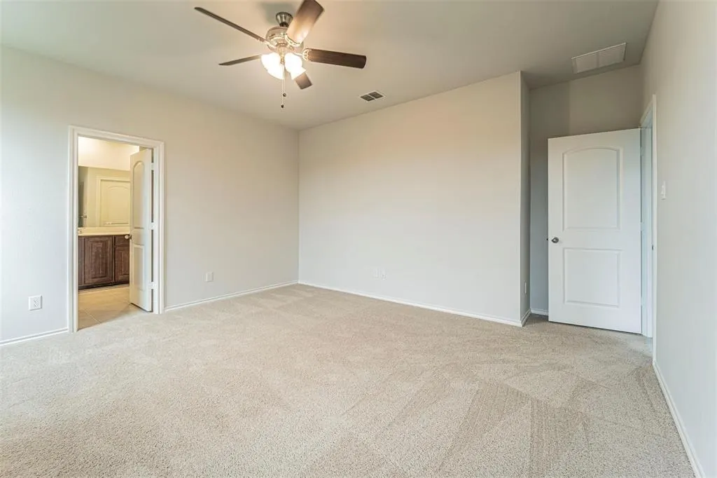 3305 Shortgrass Lane