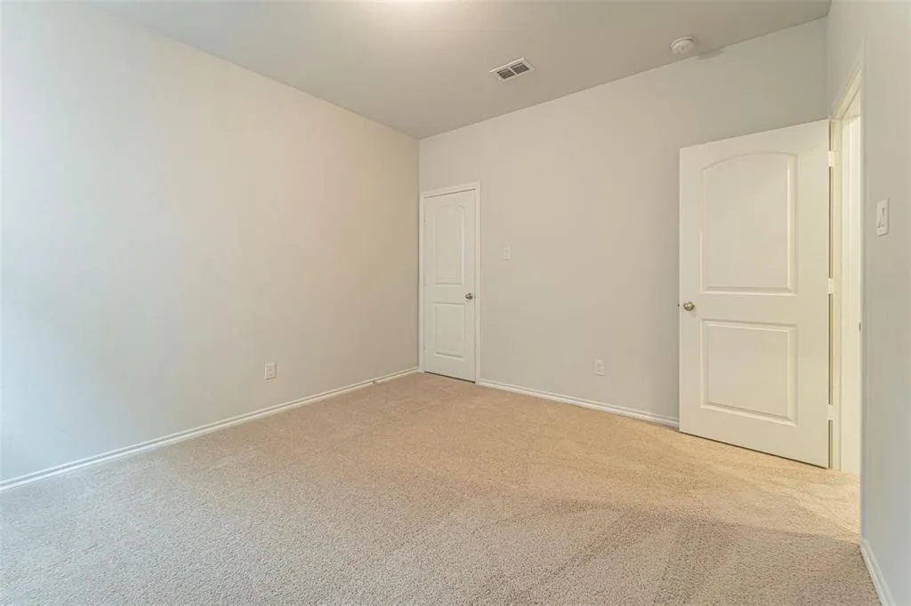 3305 Shortgrass Lane