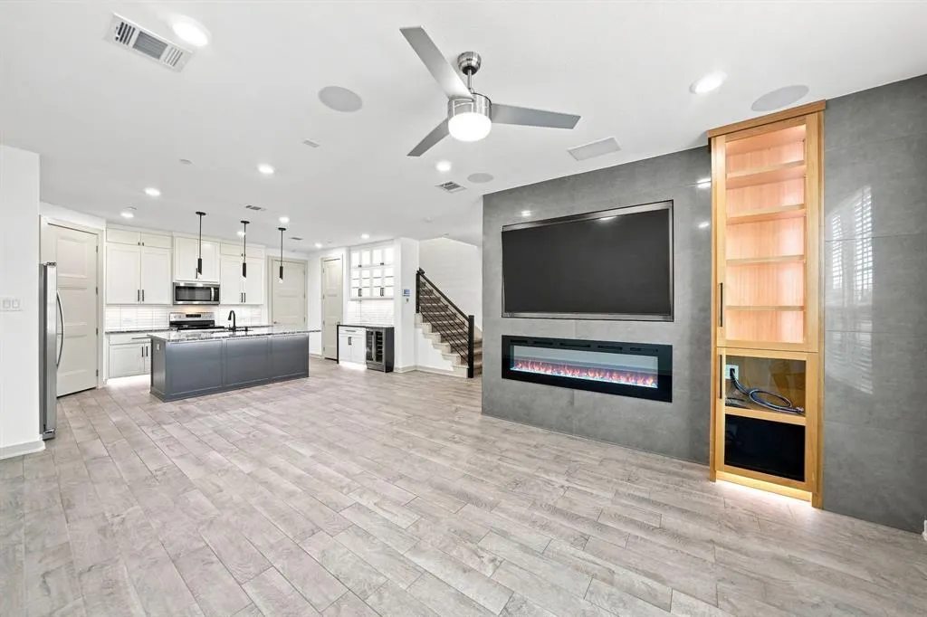 1652 Jessica Drive