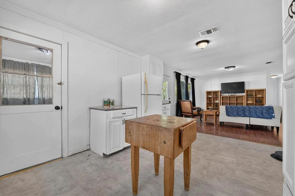 2928 Delaware Trail