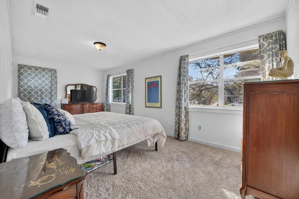 2928 Delaware Trail