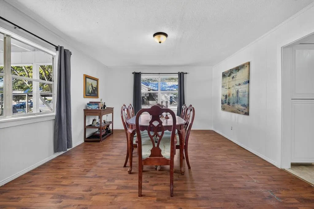2928 Delaware Trail
