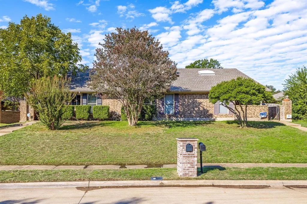 812 Saint Paul Court