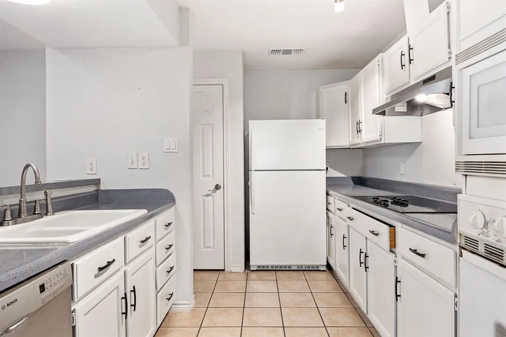 812 Saint Paul Court