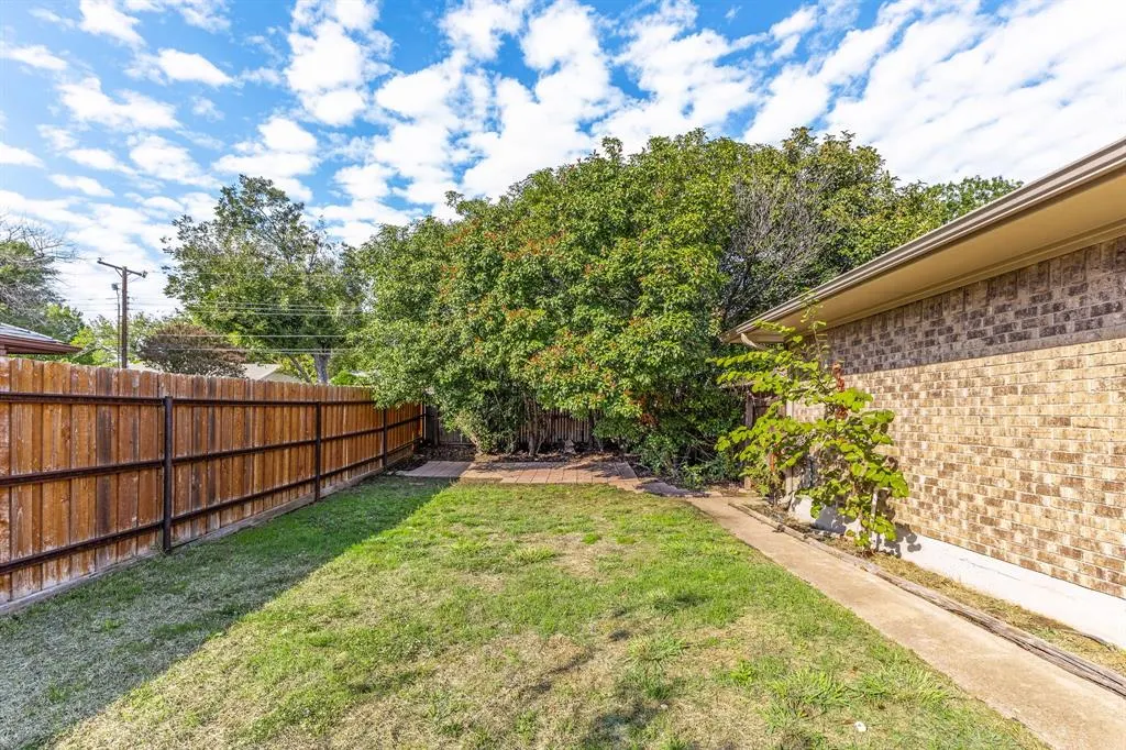 812 Saint Paul Court