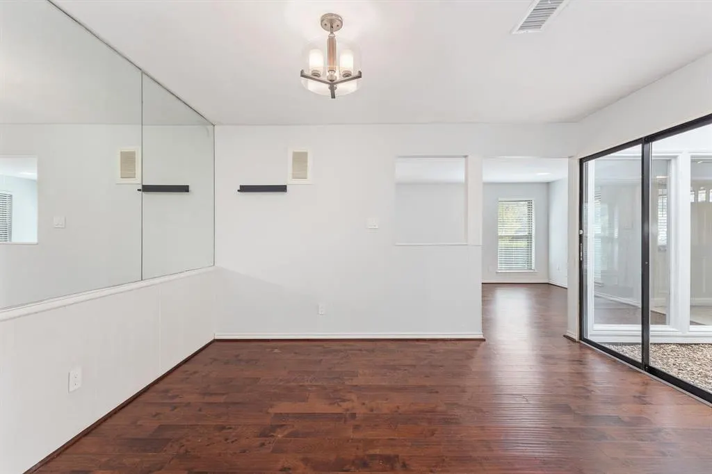 812 Saint Paul Court