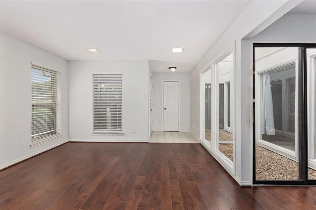 812 Saint Paul Court