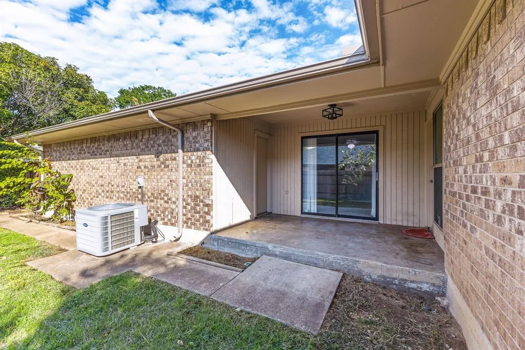 812 Saint Paul Court