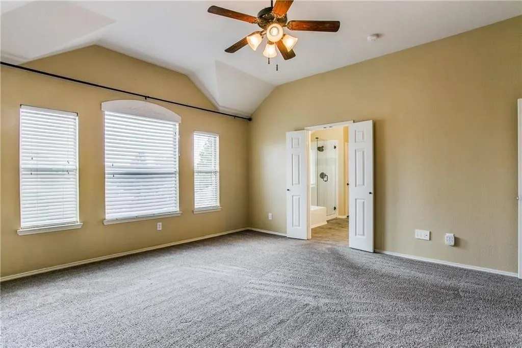 208 N Arbor Ridge Drive